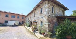 CHARMING COUNTRY HOUSE WITH GARDEN
