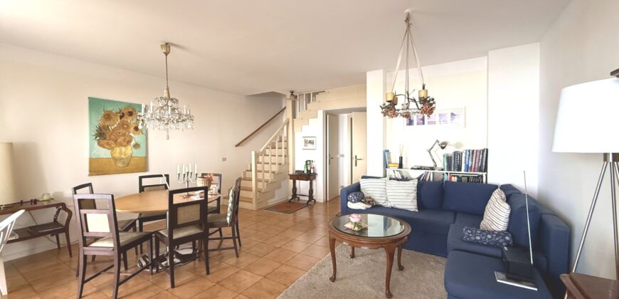 INDIPENDENT HOUSE WITH SEA VIEW