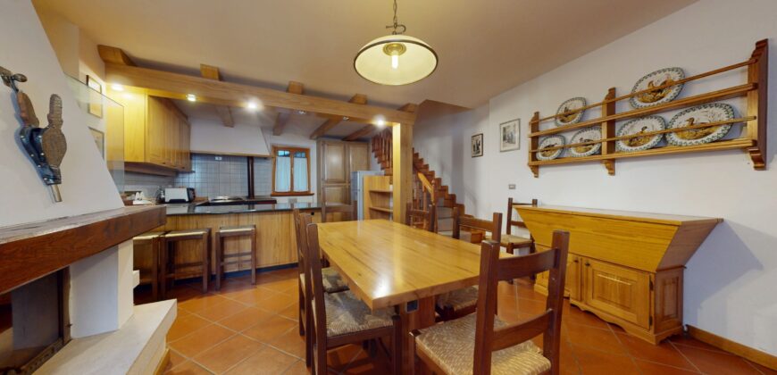 HOUSE IN HISTORICAL CENTER