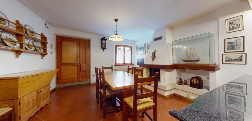 HOUSE IN HISTORICAL CENTER