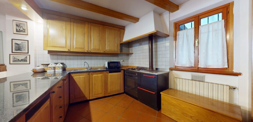 HOUSE IN HISTORICAL CENTER