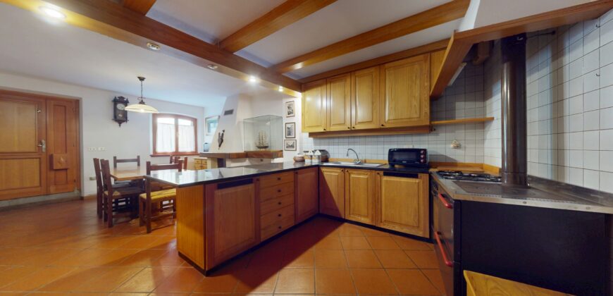 HOUSE IN HISTORICAL CENTER