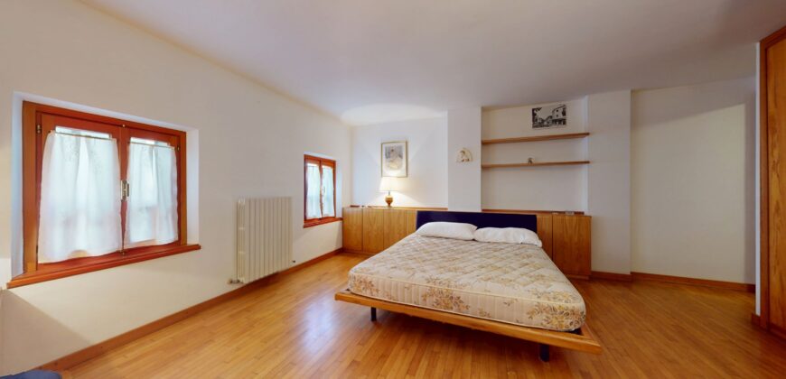 HOUSE IN HISTORICAL CENTER