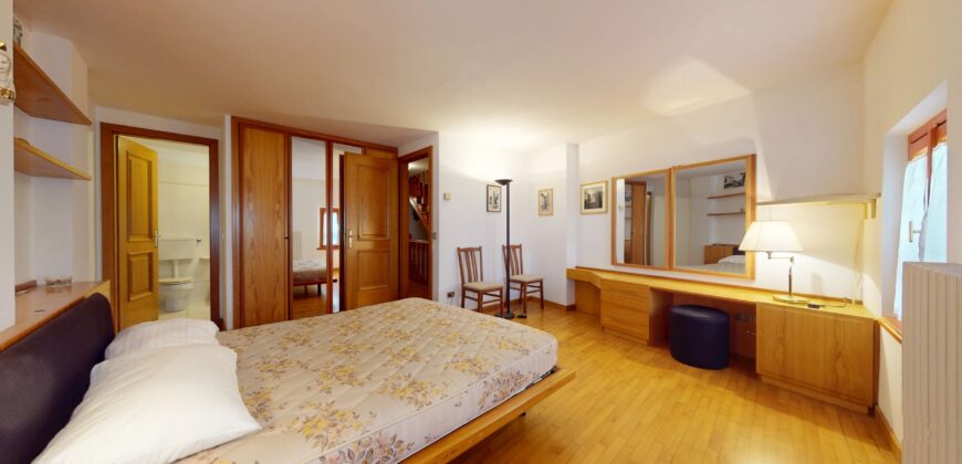 HOUSE IN HISTORICAL CENTER